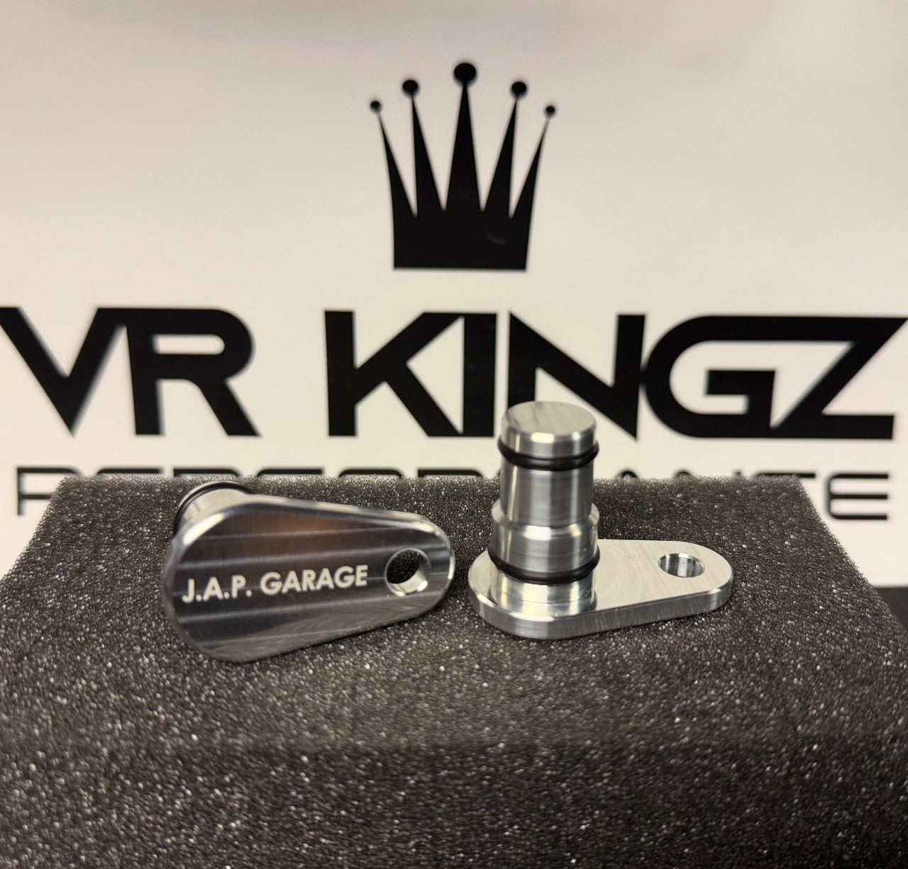 Pride Auto - VR30 Oil block off plate